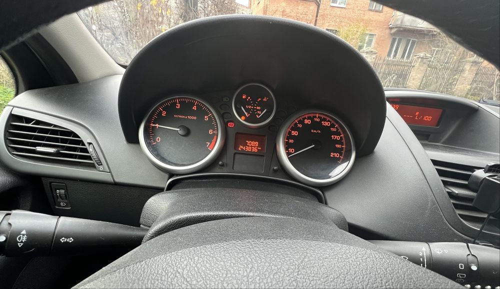 Продам Peugeot 207