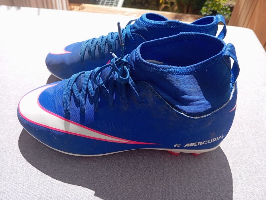 Buty piłkarskie nike 38 ,korki  trzymiesietrzne