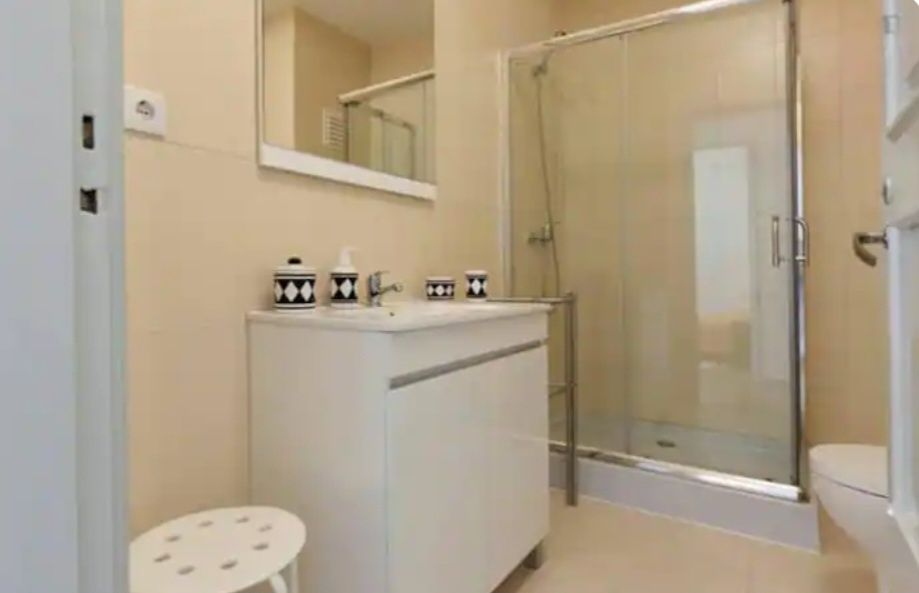 Quarto 210€ ou apartamento 800€ por semana