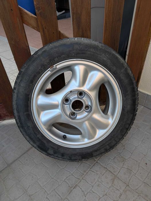 Roda suplente Seat Ibiza + acessórios