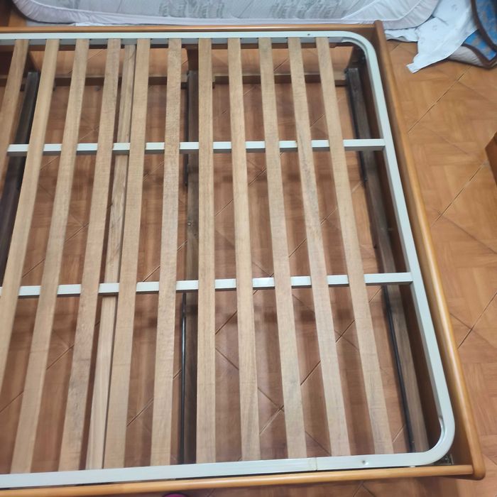 Cama de casal em cerejeira