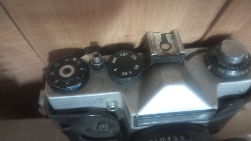 Фотоапарати, об'єктив та спалах