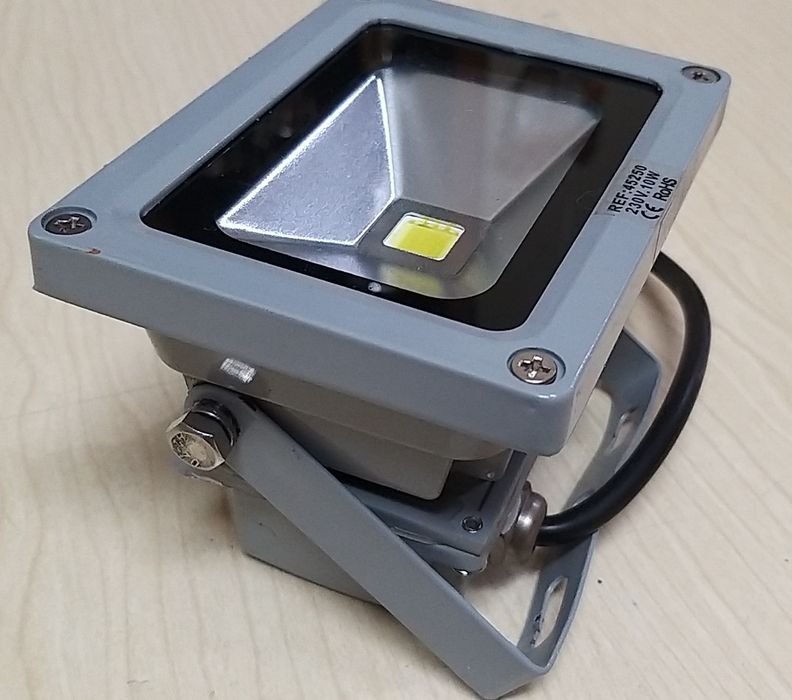 Foco Led de 220v.