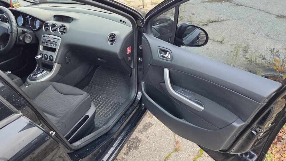 Пежо 308 хетчбек 1,6 автомат 2012