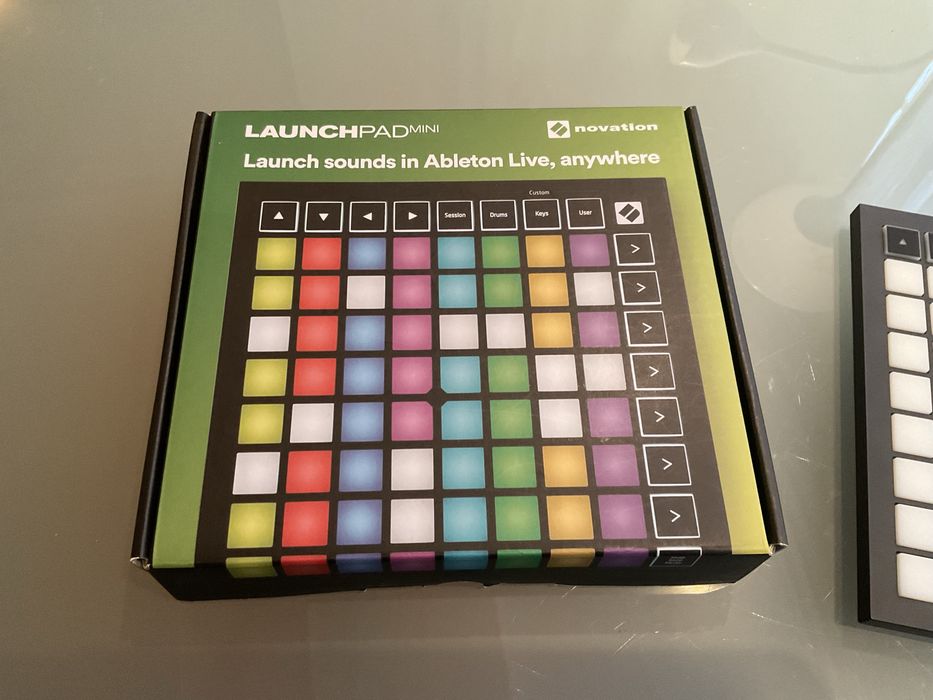 Novation Lauchpad Mini MK3 + cabo ipad