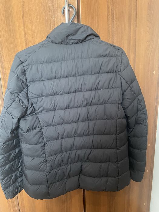 Куртка легка uniqlo