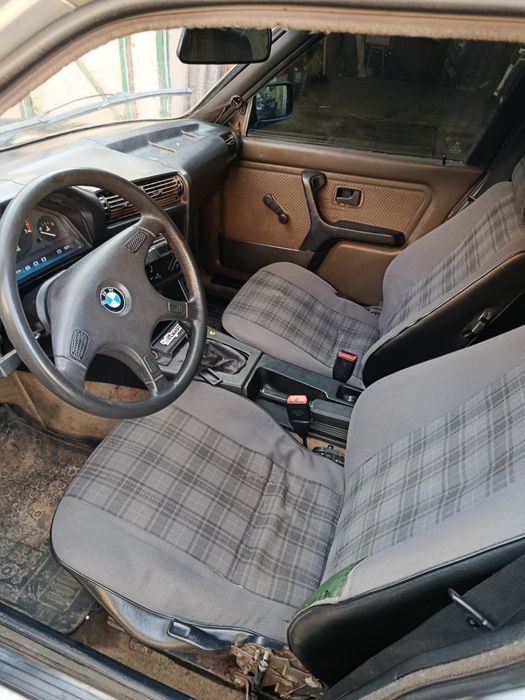 В продаже  BMW E 30