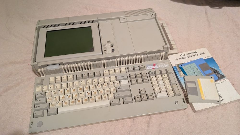 продаю компютер AMSTRAD PPC512
