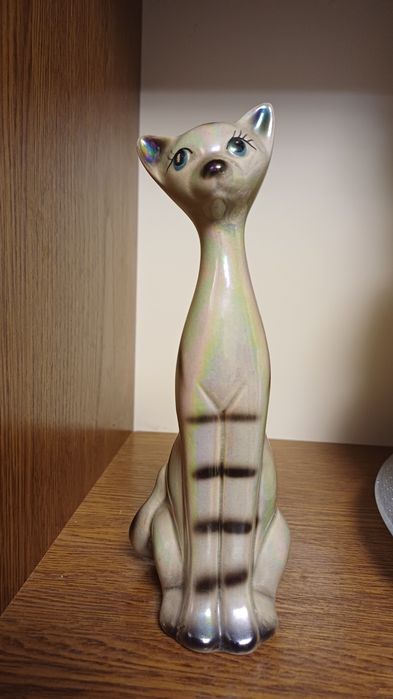 Статуэтка  кошка