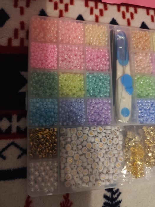 Koraliki perłowe do tworzenia samodzielnie biżuterii 5600 sztuk
