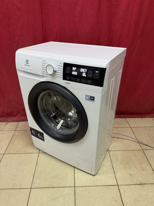 Стиральная машина Electrolux EW6S3R26S
