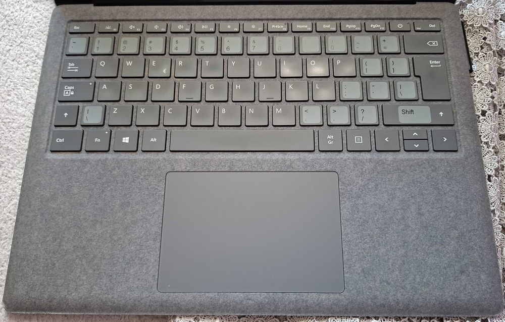 Microsoft Surface Laptop 4
