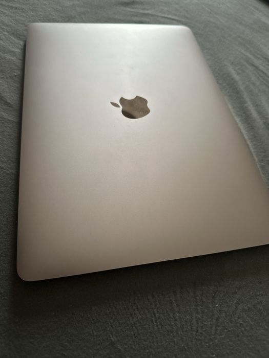 Macbook pro 13’, M2 16gb RAM, 256gb