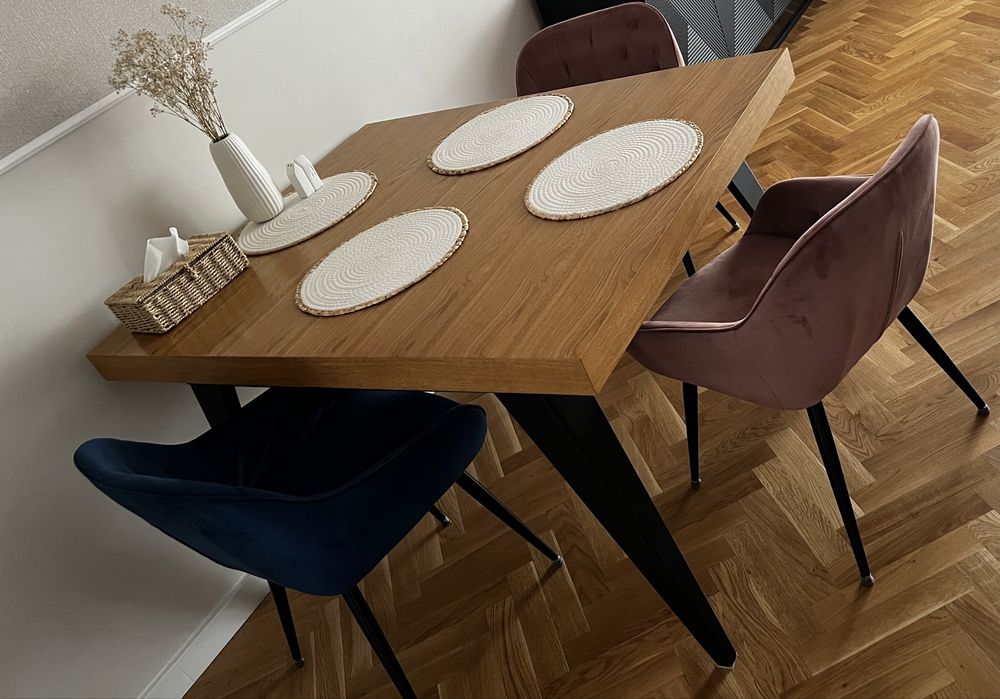 Stół dębowy do jadalni rodzinny loft