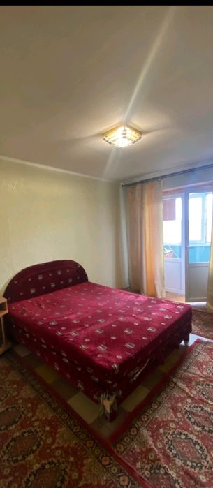 простора  чотирьох кімнатна  квартира