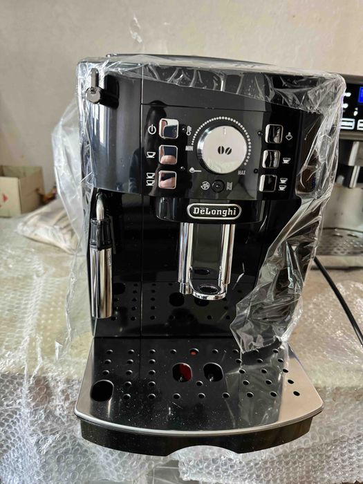 Кавомашина delonghi