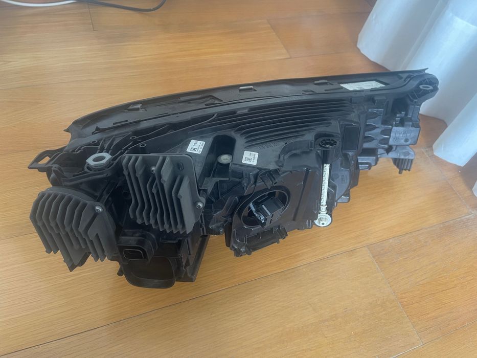 Ótica esquerda BMW iX l20