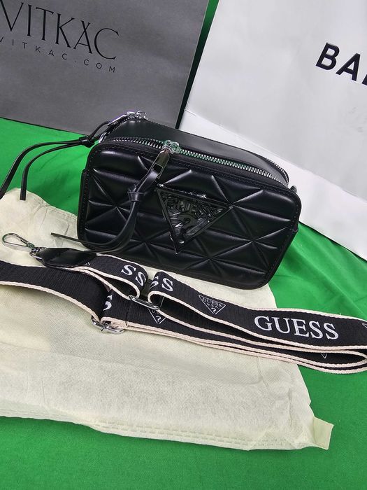 Torebka kuferek wzorki Guess Torba Damska czarna