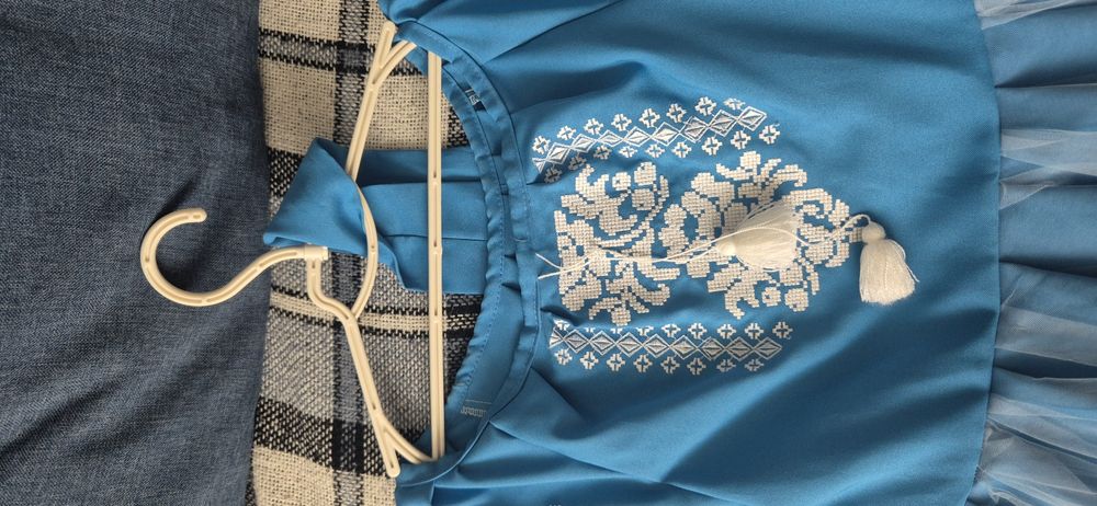 Продам сукню для дівчинки