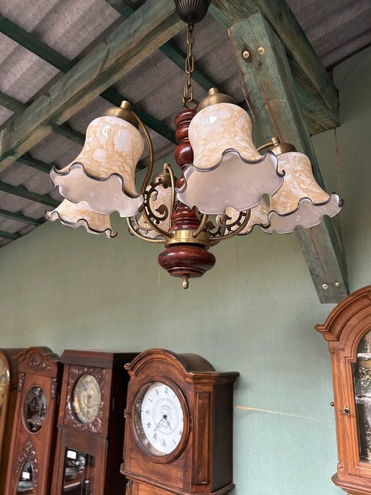 Klasyczny żyrandol drewniany z kloszami #8040 Stylowy Węgrów