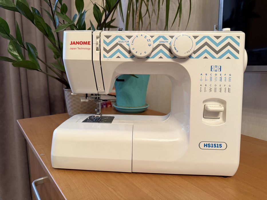 Швейна машинка Janome HS1515