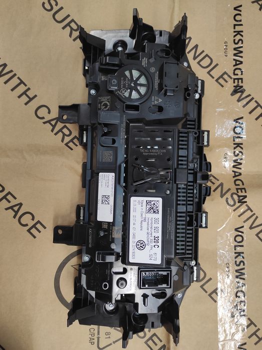 Приборна панель, щиток приборів VW Passat B8 LIFT