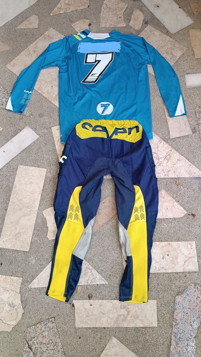 Equipamento moto Seven