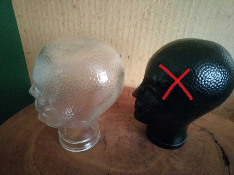 dekoracyjna szklana głowa przezroczysta