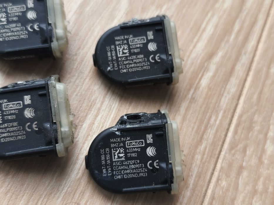 Czujniki ciśnienia Ford OEM 4 szt. TPMS kwadrat