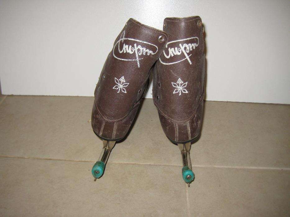 Коньки хоккейные