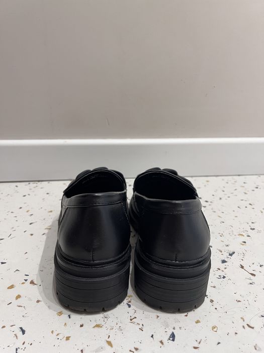 Czarne loafersy damskie