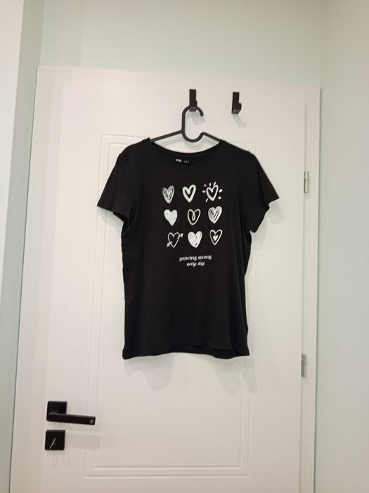 Czarna damska koszulka