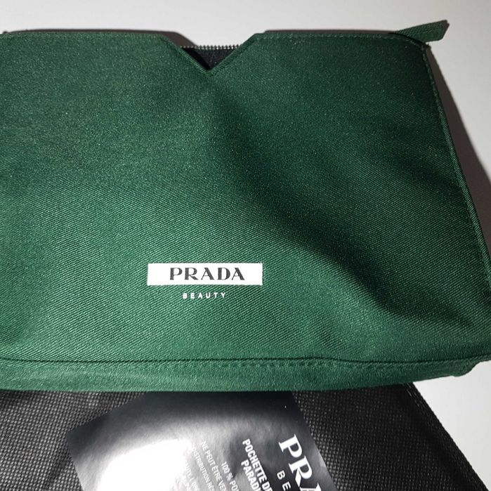 zestaw woda perfumowana 
Prada Paradigme  kosmetyczka saszetka + worek