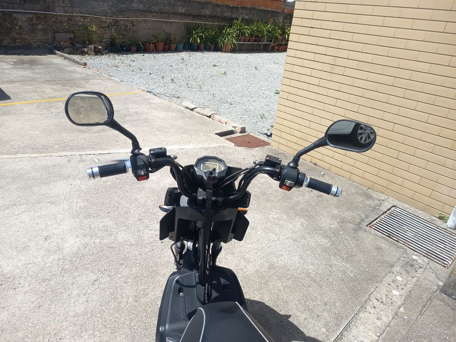 Scooter elétrica sem carta