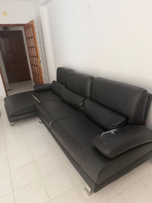 Sofá preto chaise longue