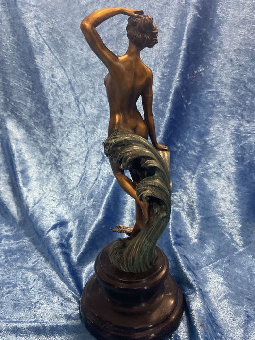 Escultura bronze alt 25 cm. Anúncios abaixo