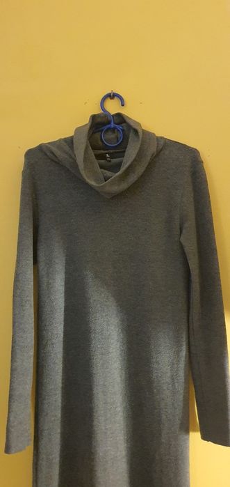 Sukienka z golfem szara M