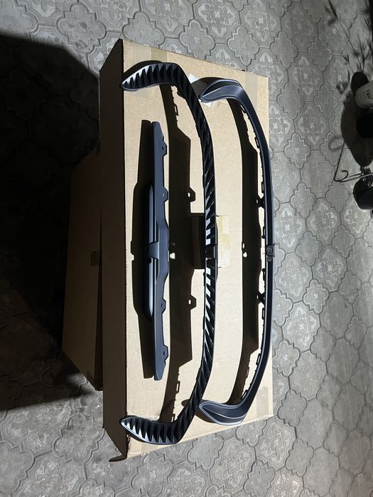 Накладка (вуса, підкова) камери Ford Mustang Mach-e