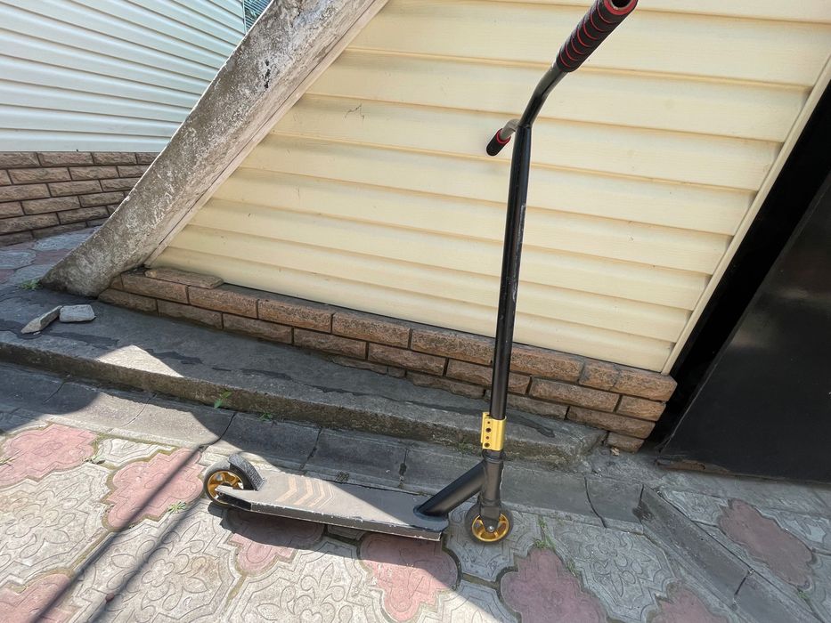 Трюковий самокат