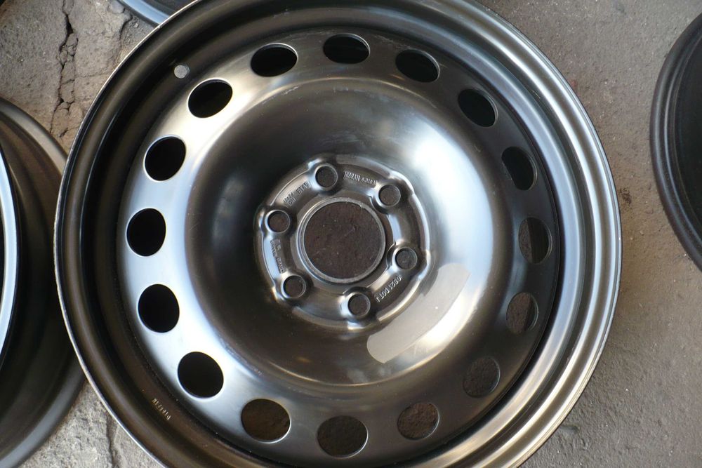 Felgi Stalowe 6X114,3" 7JX17'' 66,1 mm ET45 Nissan Oryginał 4szt. NOWE