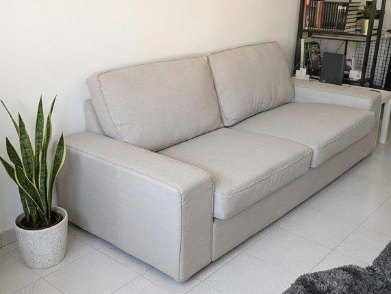 Sofá KIvik IKEA 3 lugares