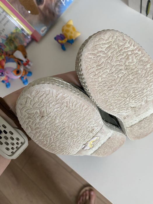 Kapcie, trampki do przedszkola Emel rozmiar 27