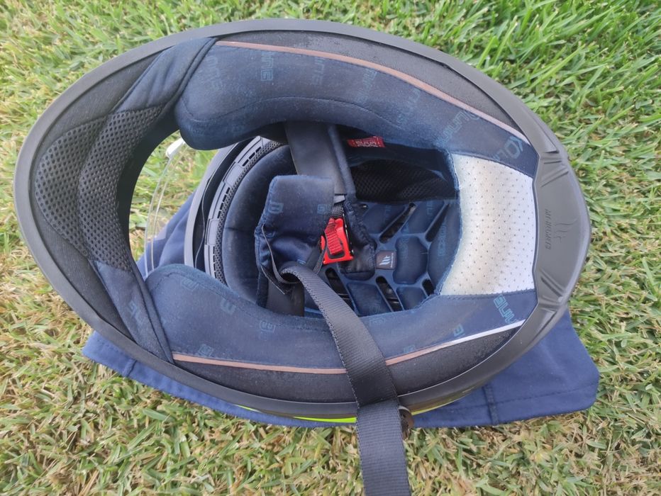 Capacete MT Helmets momentum L