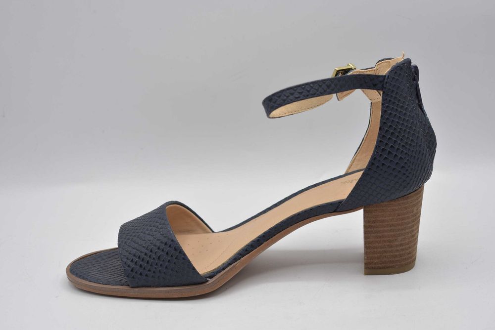 Clarks - lekkie skórzane sandałki ( 39.5 )