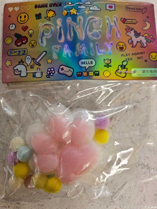 Таба лапка.
Антистресс лапка .
Сквиш таба лапка .
Антистресс лапка 
Ск