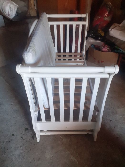 ПРОДАЄТЬСЯ..Дитяче ліжко..