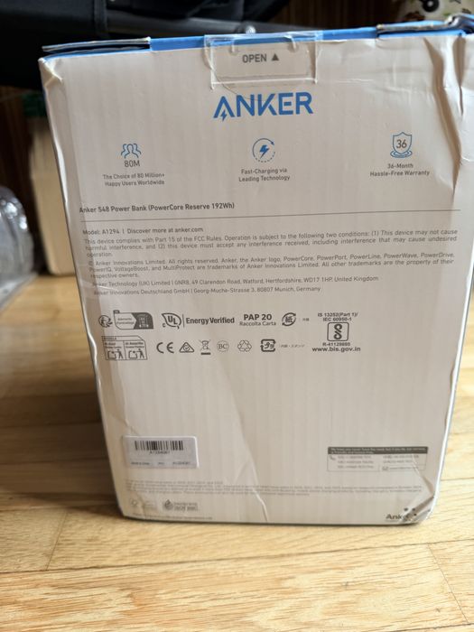 Павербанк anker