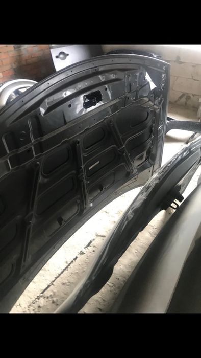 Капот на Инфинити QX56 QX80 2010-2018