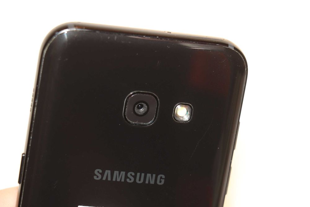 Samsung Galaxy A3 2017 SM-A320F 16Gb Black! гарний стан!