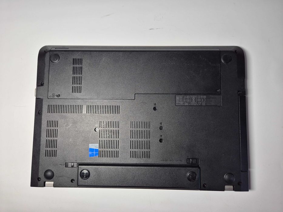 Lenovo E570 15,6' FHD Intel i5-7200U, Ram 8 Gb, SSD 128 GB + 500Gb